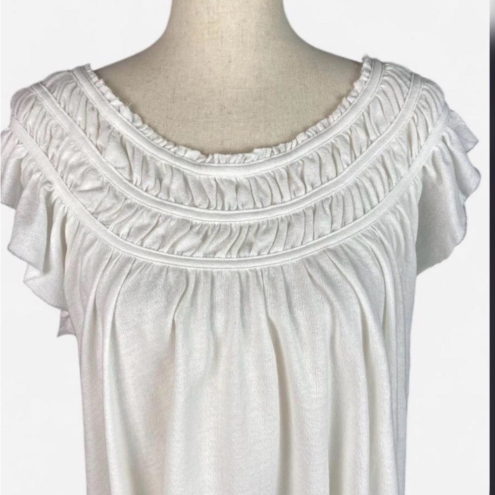 We The Free Scoop  Neckline Lightweight Top in an Off White Color; Size Small